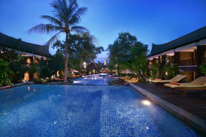 Imagen general del Hotel Aston Sunset Beach Resort - Gili Trawangan. Foto 2