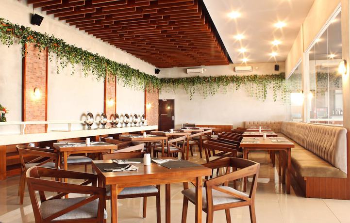 Imagen del bar/restaurante del Hotel Aston Sunset Beach Resort - Gili Trawangan. Foto 4