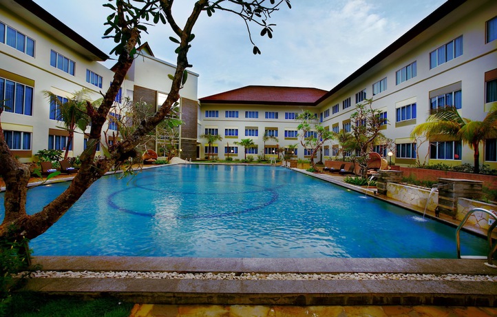 Imagen de la piscina del Hotel Aston Tanjung Pinang and Conference Center. Foto 20