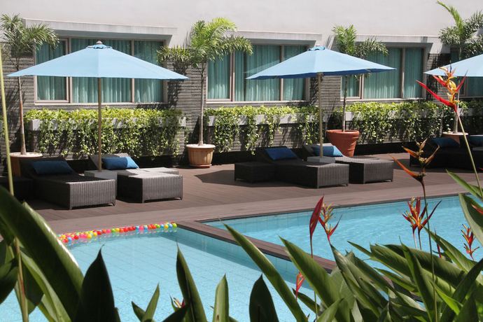 Imagen de la piscina del Hotel Aston Tropicana Bandung. Foto 18