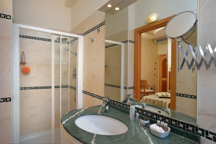 Imagen de la habitación del Hotel Astor, Bolonia. Foto 4