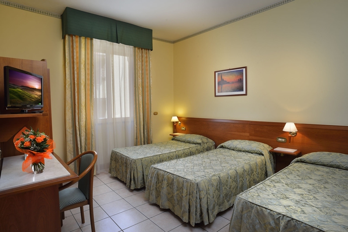 Imagen de la habitación del Hotel Astor, Bolonia. Foto 7