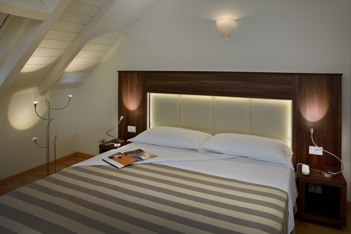 Imagen de la habitación del Hotel Astor, Bolonia. Foto 10