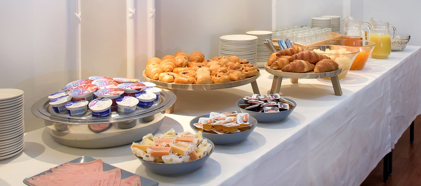 Imagen del bar/restaurante del Hotel Astor Court. Foto 5