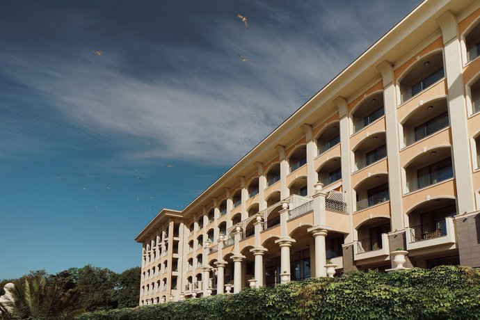 Imagen de los exteriores del Hotel Astor Garden. Foto 12