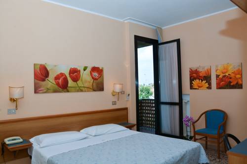 Imagen de la habitación del Hotel Astor, Modena. Foto 5