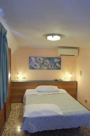 Imagen de la habitación del Hotel Astor, Modena. Foto 6