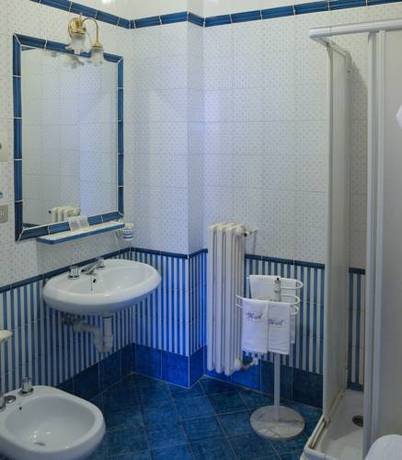 Imagen de la habitación del Hotel Astor, Modena. Foto 7