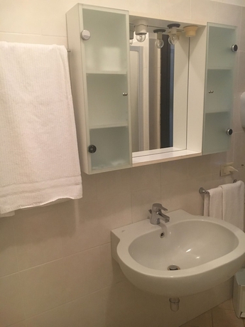 Imagen de la habitación del Hotel Astor, Piacenza. Foto 11