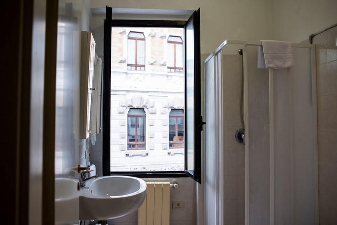 Imagen de la habitación del Hotel Astor, Piacenza. Foto 12