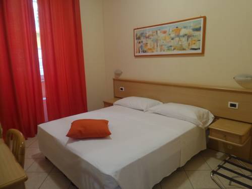 Imagen de la habitación del Hotel Astor, Pisa. Foto 7