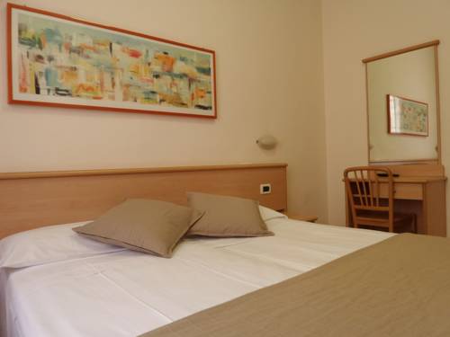 Imagen de la habitación del Hotel Astor, Pisa. Foto 16