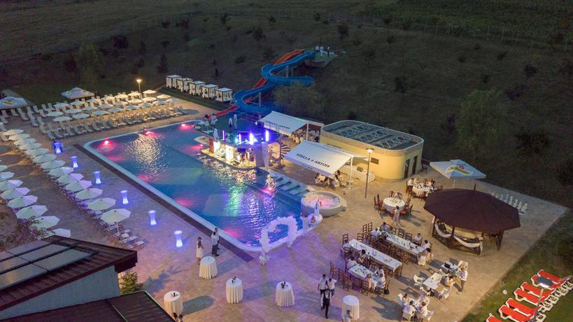 Imagen de los exteriores del Hotel Astoria, Alba Iulia. Foto 7