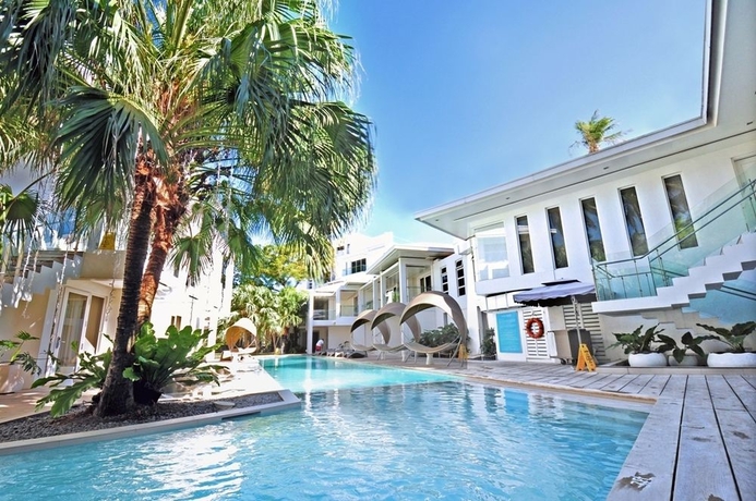 Imagen de la piscina del Hotel Astoria Boracay. Foto 6