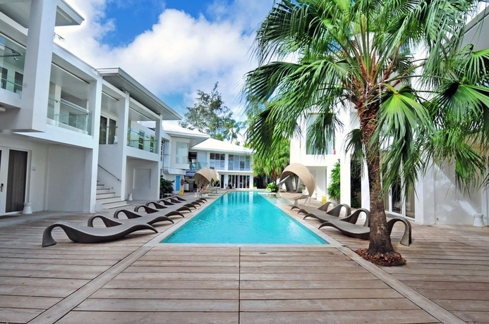 Imagen de la piscina del Hotel Astoria Boracay. Foto 8
