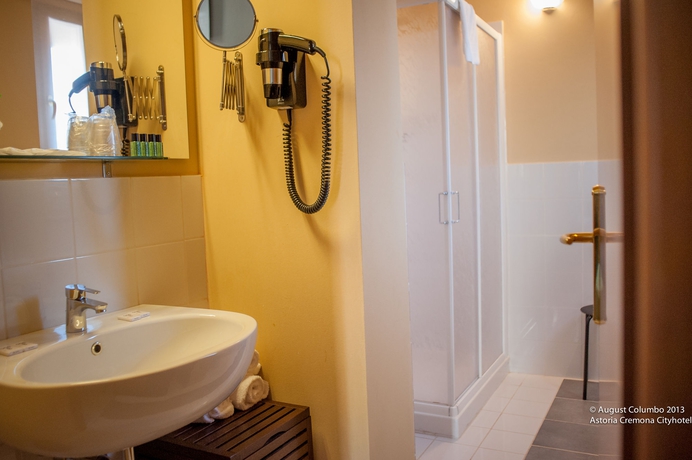 Imagen de la habitación del Hotel Astoria, CREMONA. Foto 10