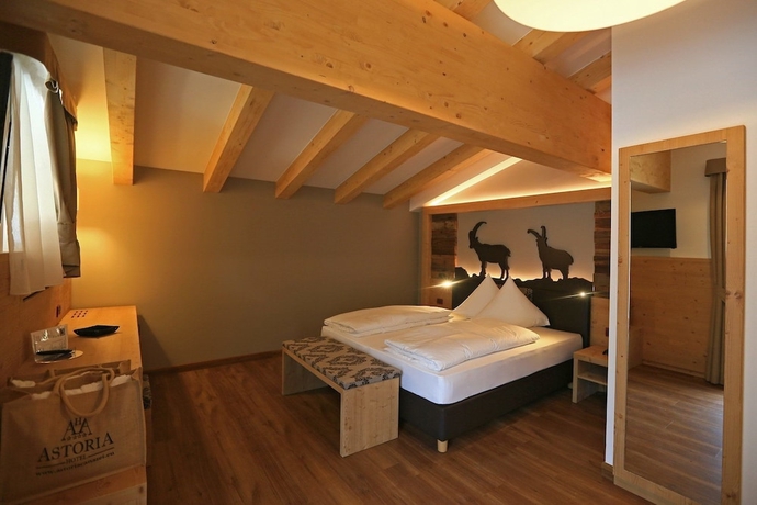 Imagen de la habitación del Hotel Astoria, Canazei. Foto 11