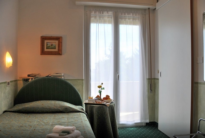 Imagen general del Hotel Astoria, Desenzano del Garda. Foto 4