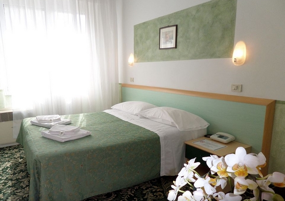 Imagen general del Hotel Astoria, Desenzano del Garda. Foto 6