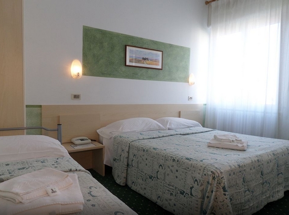 Imagen general del Hotel Astoria, Desenzano del Garda. Foto 7