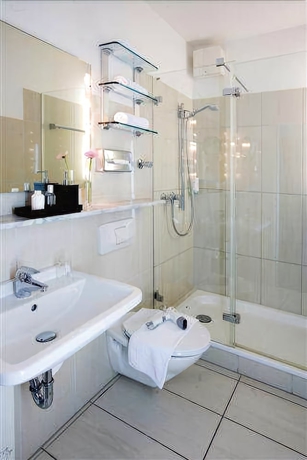 Imagen de la habitación del Hotel Astoria, Dusseldorf. Foto 13