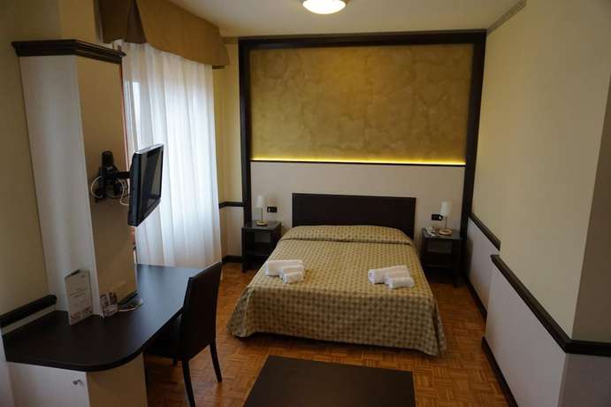Imagen de la habitación del Hotel Astoria Fidenza. Foto 2
