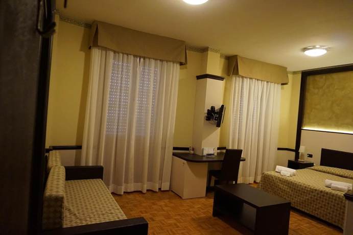 Imagen de la habitación del Hotel Astoria Fidenza. Foto 6