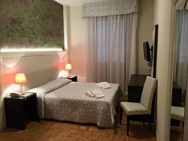 Imagen de la habitación del Hotel Astoria Fidenza. Foto 10