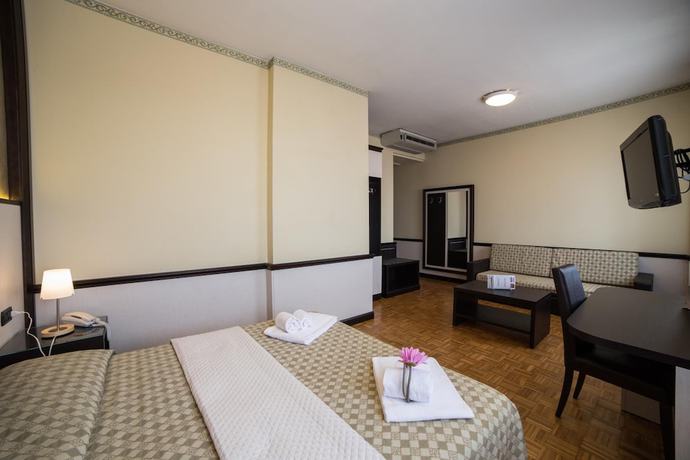 Imagen de la habitación del Hotel Astoria Fidenza. Foto 17