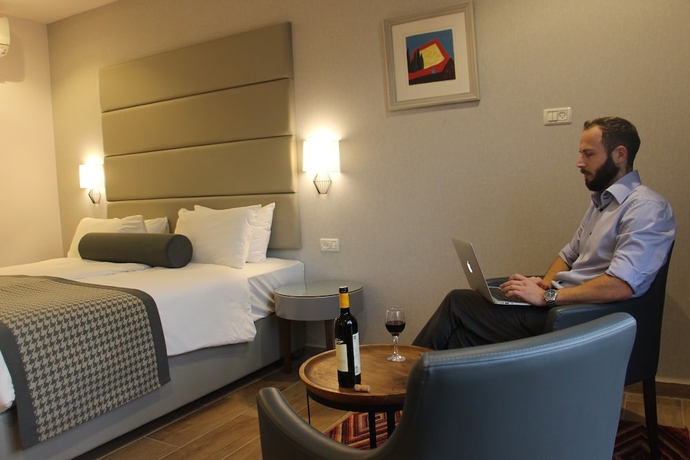 Imagen de la habitación del Hotel Astoria Galilee. Foto 14