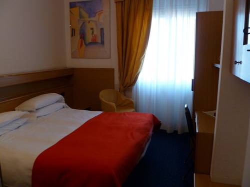 Imagen de la habitación del Hotel Astoria Gallarate. Foto 3