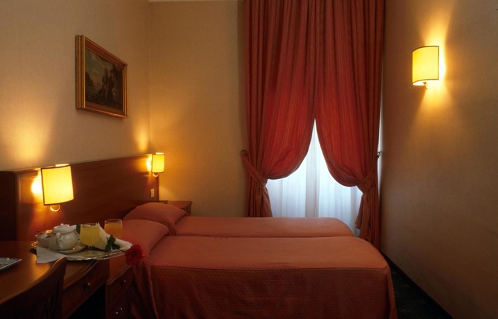 Imagen de la habitación del Hotel Astoria Garden. Foto 7