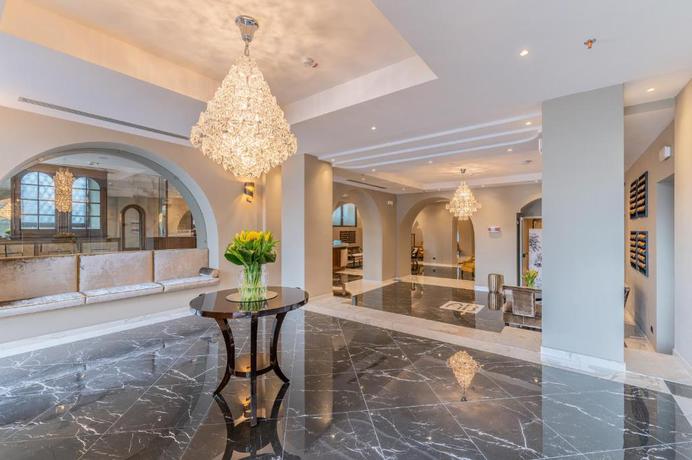 Imagen de los interiores del Hotel Astoria, Génova. Foto 17