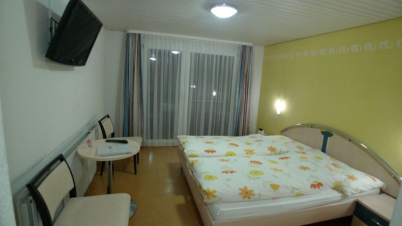 Imagen de la habitación del Hotel Astoria, Obergoms. Foto 12