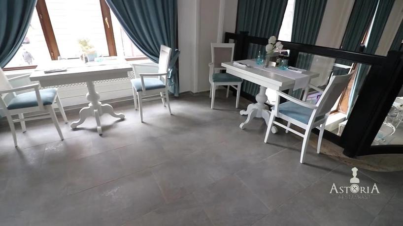 Imagen del bar/restaurante del Hotel Astoria, Oradea. Foto 2