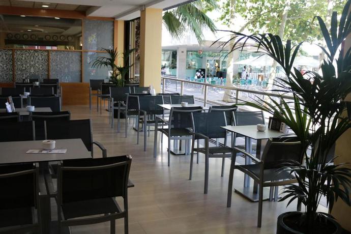 Imagen del bar/restaurante del Hotel Astoria Park. Foto 5