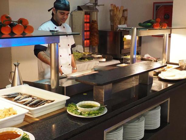 Imagen del bar/restaurante del Hotel Astoria Park. Foto 6