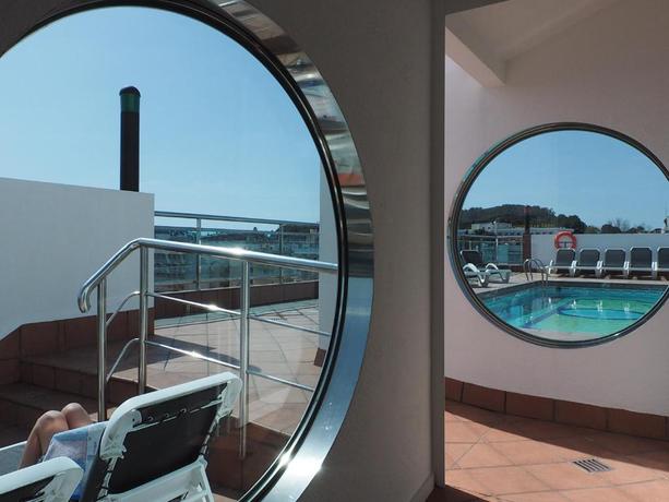 Imagen de la piscina del Hotel Astoria Park. Foto 19