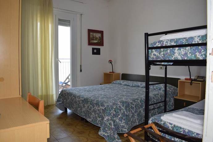 Imagen de la habitación del Hotel Astoria Pesaro. Foto 7