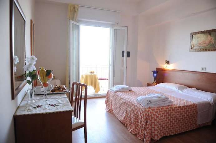 Imagen de la habitación del Hotel Astoria Pesaro. Foto 9