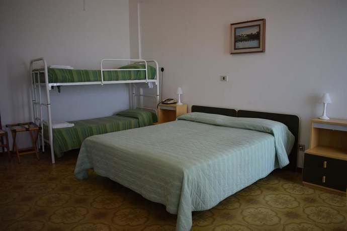 Imagen de la habitación del Hotel Astoria Pesaro. Foto 10