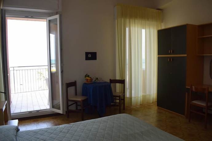 Imagen de la habitación del Hotel Astoria Pesaro. Foto 13