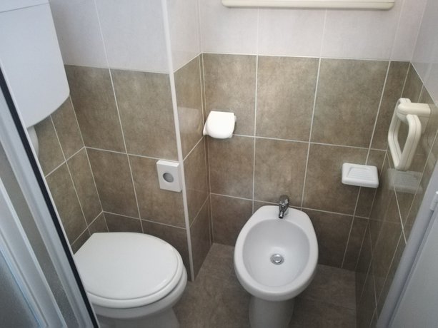 Imagen de la habitación del Hotel Astoria Pesaro. Foto 16