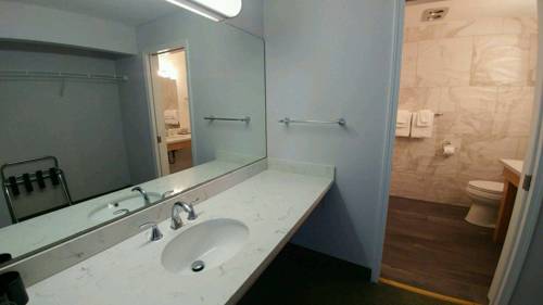 Imagen de la habitación del Hotel Astoria Riverwalk Inn. Foto 7