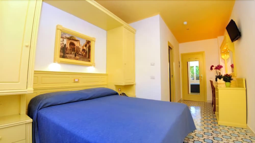 Imagen de la habitación del Hotel Astoria Sorrento. Foto 4