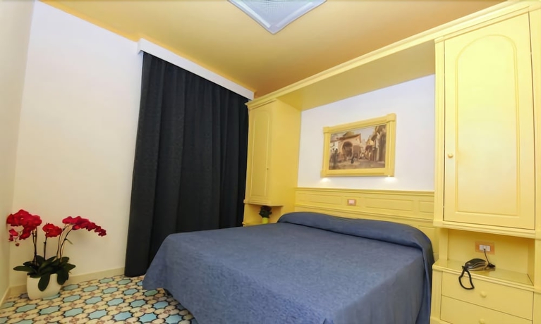 Imagen de la habitación del Hotel Astoria Sorrento. Foto 5