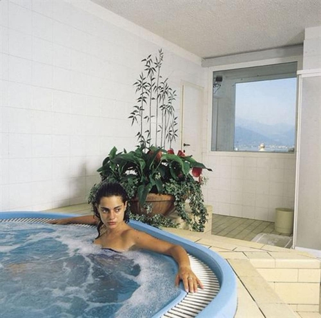 Imagen de la piscina del Hotel Astoria, Stresa. Foto 19