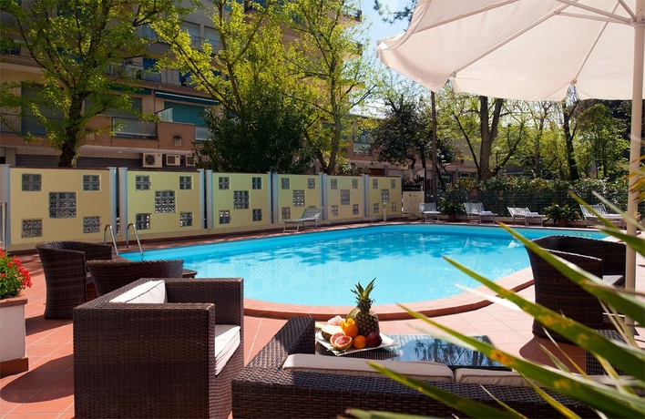 Imagen de la piscina del Hotel Astoria Suite, Rimini. Foto 13