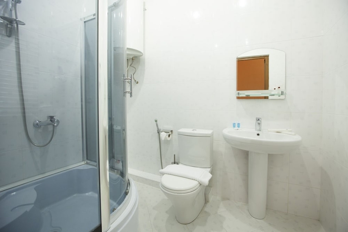 Imagen de la habitación del Hotel Astoria, Tbilisi. Foto 16