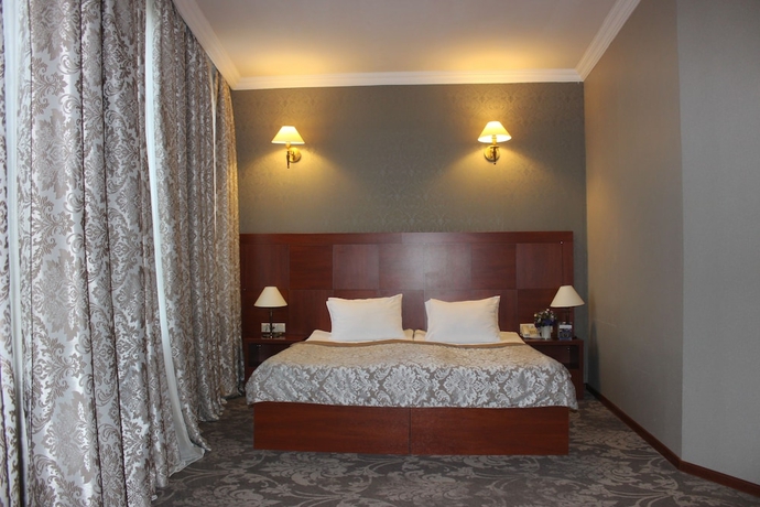 Imagen de la habitación del Hotel Astoria Tbilisi. Foto 15